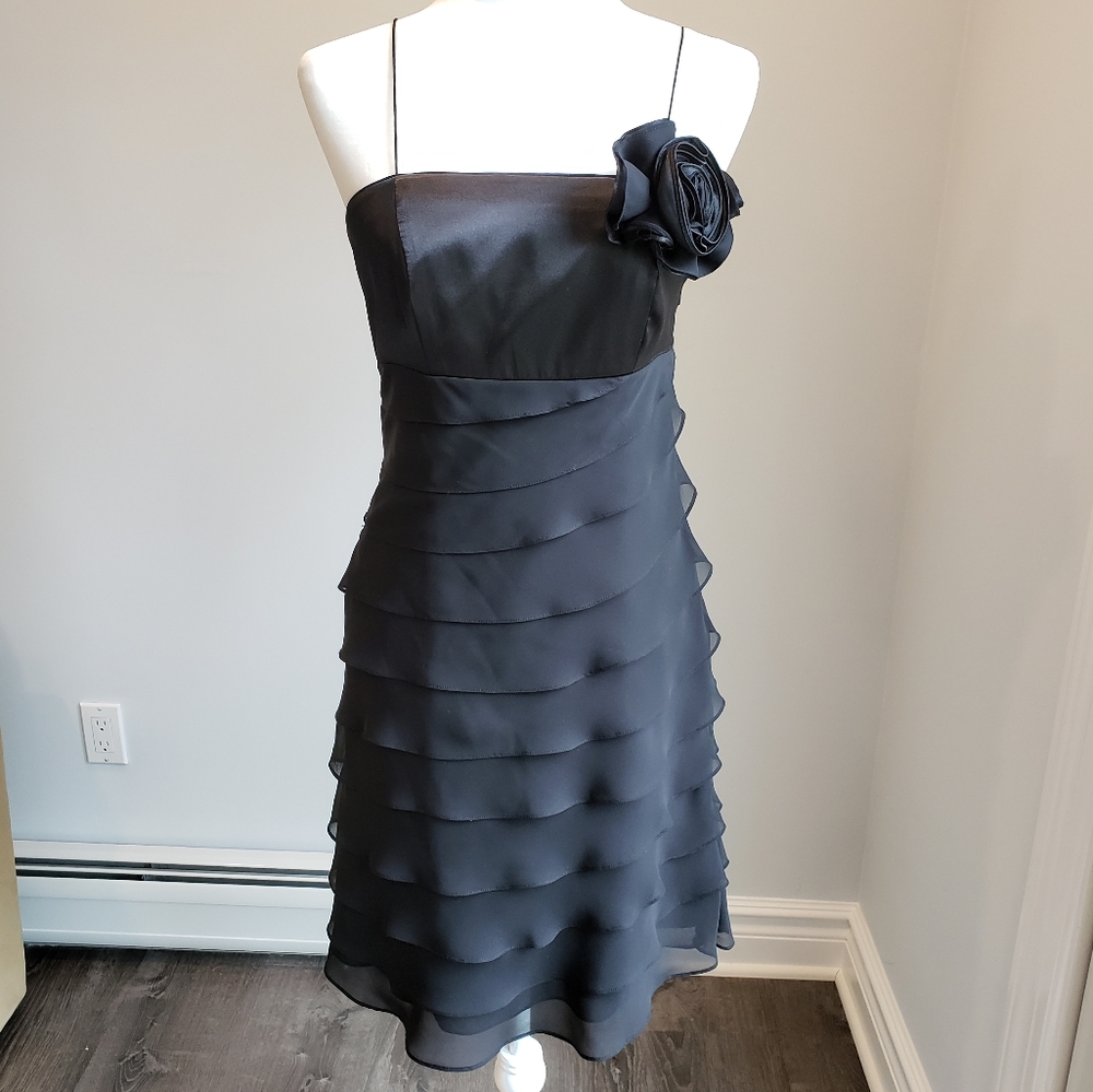 White House Black Market dress satin chiffon size 2